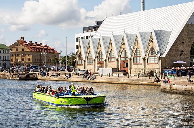 24h Gothenburg Hop-On Hop-Off Boat Tour - What the live commentary adds