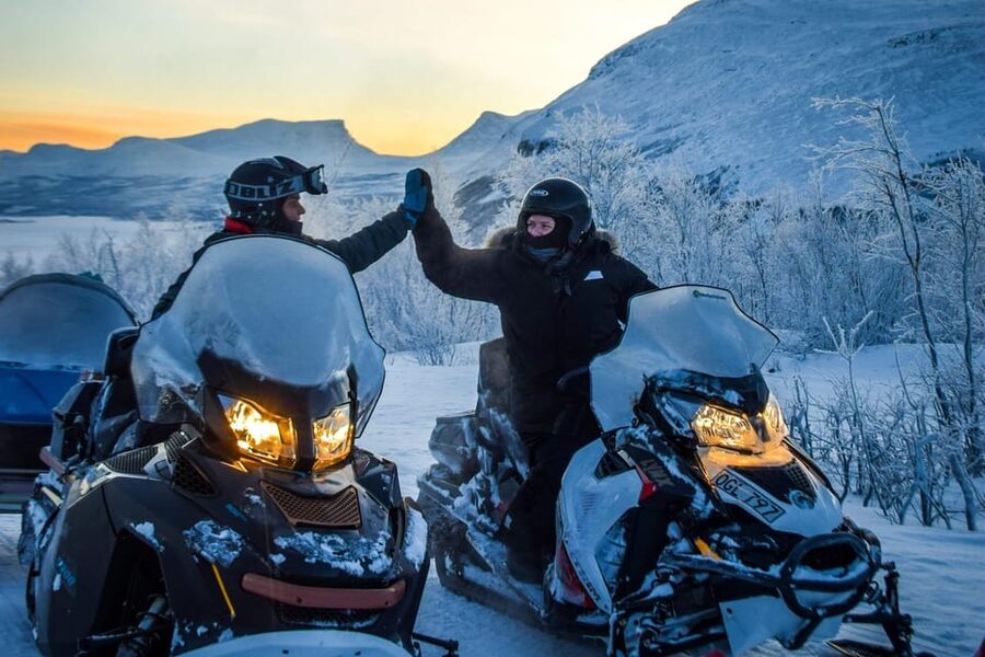 Abisko/Björkliden: Panorama Snowmobile Tour with Snacks - The 15-minute transfer from Abisko to Björkliden
