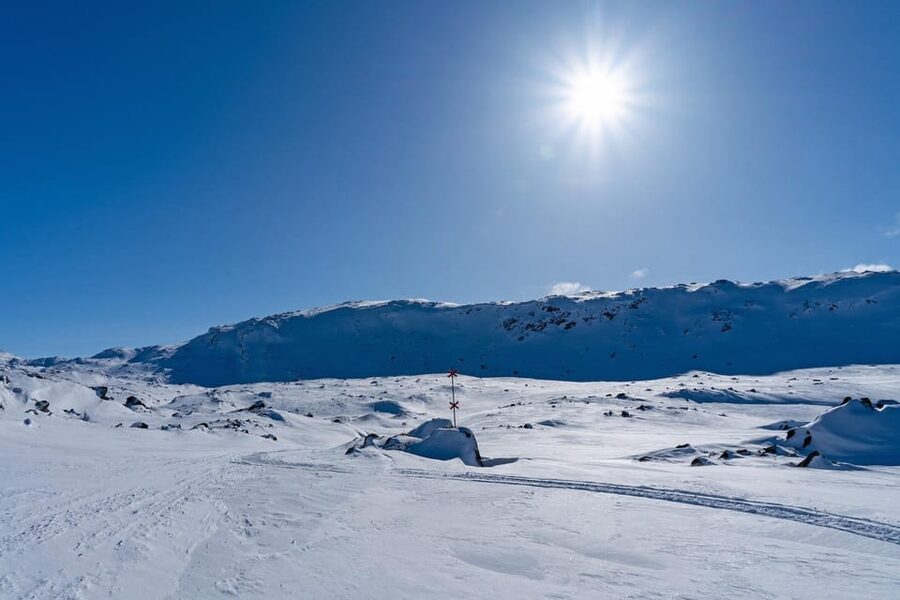 Abisko: Great Outback Snowmobile Tour with Lake Abiskojaure - Riding from Abisko into the national park
