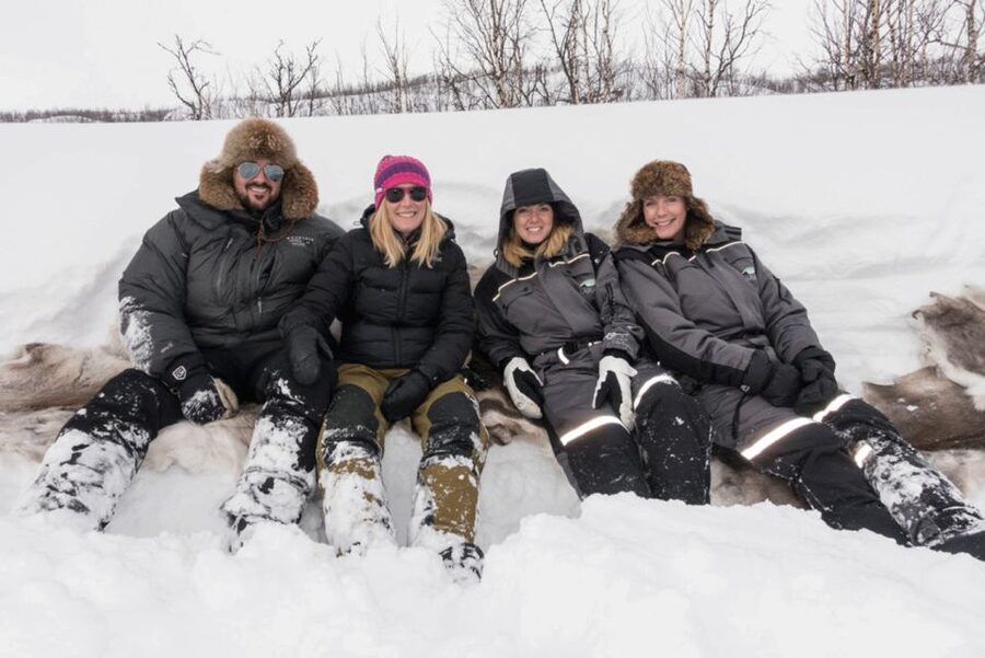 Abisko: Wilderness Snowshoe Hike - A warm drink makes the cold more manageable