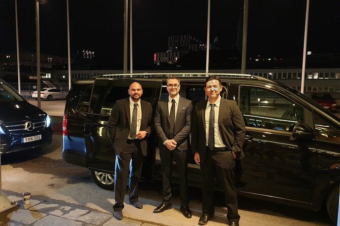Airport Limousine Transfer: Arlanda Airport to Stockholm City 1-7 Passengers - Comfort details that matter after landing