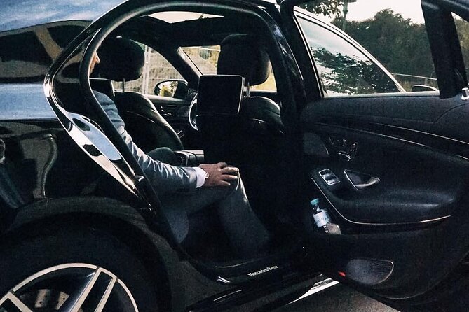 Airport Transfer: Airport ARN to Stockholm by Business Car - Key points to know before booking