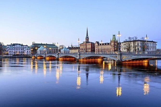 Airport Transfer: Airport ARN to Stockholm by Business Car - Meeting your driver at Stockholm Arlanda