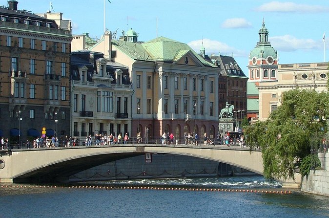 Beautiful Stockholm Small Group Walking Tour - The Royal Palace courtyard and Bernadotte diplomacy