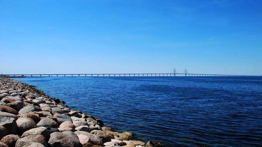 Best of Malmö: Private Walking Tour with a Local - Kungsparken for a quieter change of pace