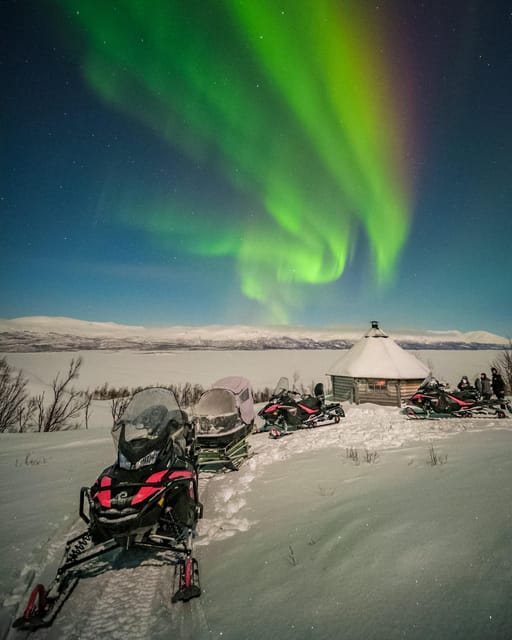 Björkliden/Abisko: Night Sky Snowmobile Tour - From your hotel to the snow