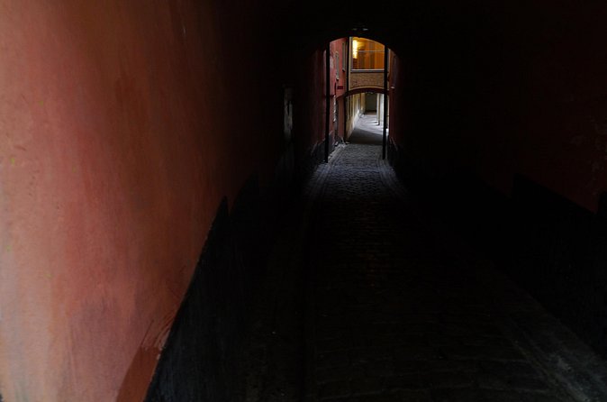 Bloody Stockholm 2h - ghosts, horror and Dark Folklore Tour - Timing, walking, and practical comfort
