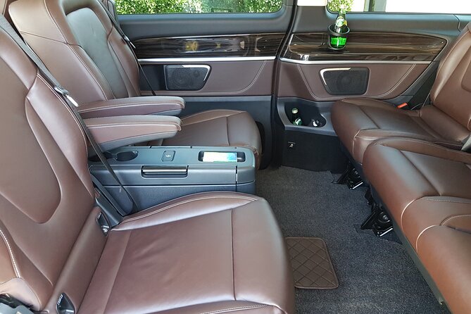 Cruise port VIP Transfer: Cruise port to Stockholm city center 1-6 Passangers - Vehicle comfort and the extras that matter