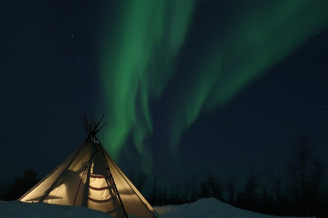 Enjoy the Aurora show on top of the mountain inc tipi dinner - Who will enjoy this Kiruna evening most