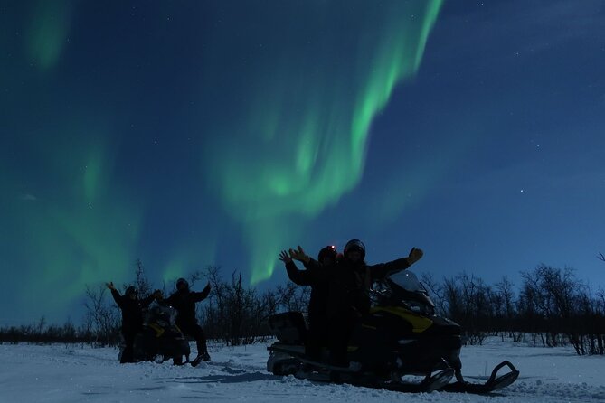 Enjoy the Aurora show on top of the mountain inc tipi dinner - Dinner by the fire at Máttaráhkká Lodge