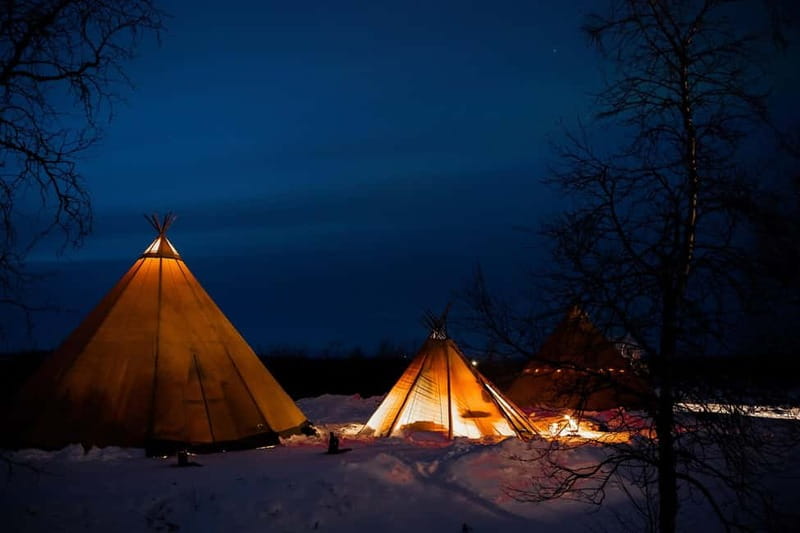 Experience the majestic Auroras Kiruna-Abisko & lodge dinner - Dinner at Máttaráhkká Northern Lights Lodge