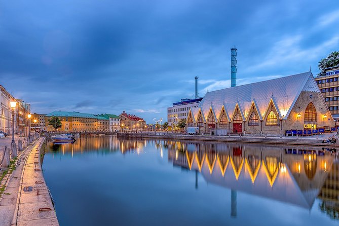 Explore Gothenburg in 60 minutes with a Local - Gustaf Adolfs Torg, the city’s civic center