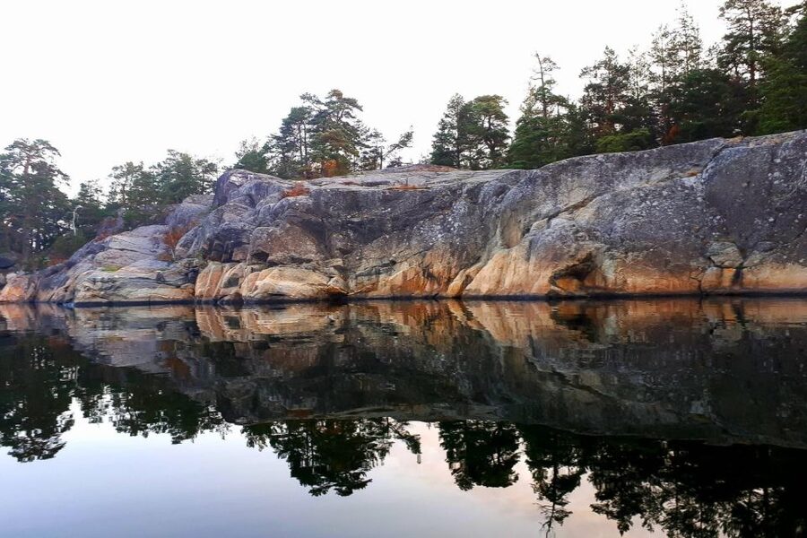 Full-Day Stockholm Archipelago Sailing Tour - Reaching Vaxholm before the yacht leaves