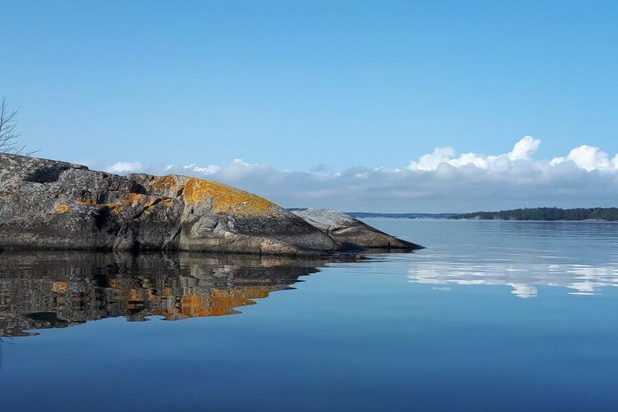 Full-Day Stockholm Archipelago Sailing Tour - Leaving Vaxholm for the island world