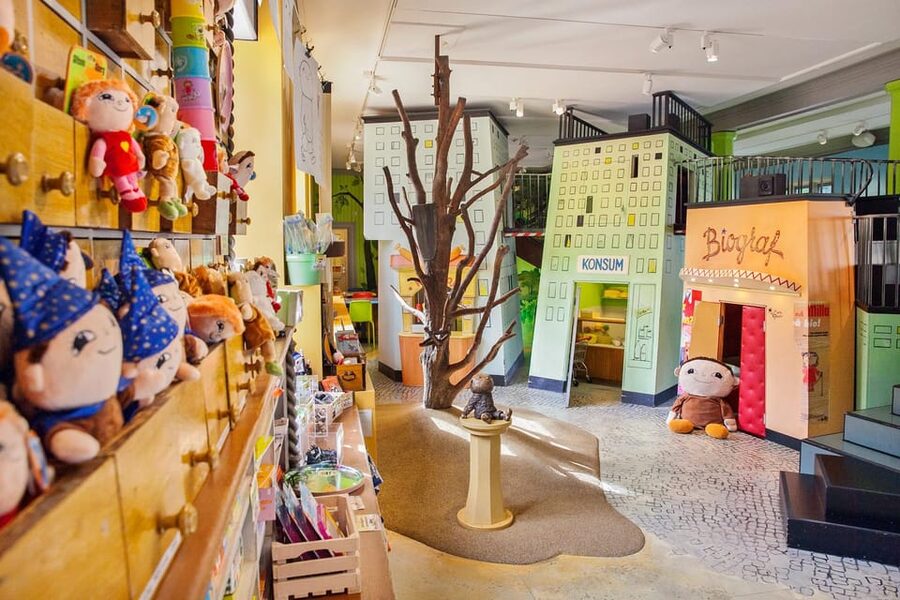 Gothenburg: Alfie Atkins Cultural Centre Admission Ticket - Alfie’s living room turns books into play