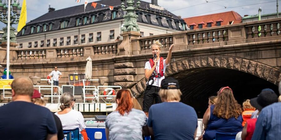 Gothenburg: City Canal Sightseeing Cruise - Open boats, wet seats, and changing weather