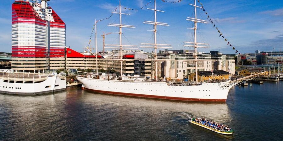 Gothenburg: City Canal Sightseeing Cruise - Best times and seasonal operating dates