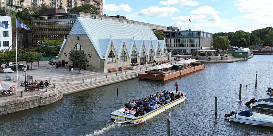 Gothenburg: City Canal Sightseeing Cruise - Through the old moat and 17th-century canals