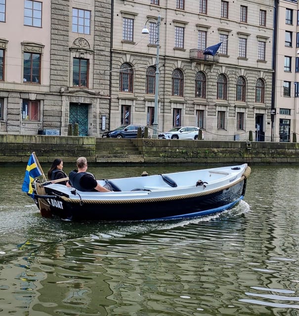 Gothenburg city center: Electric selfdrive boat tour - Feskekorka and the Canal-Side City