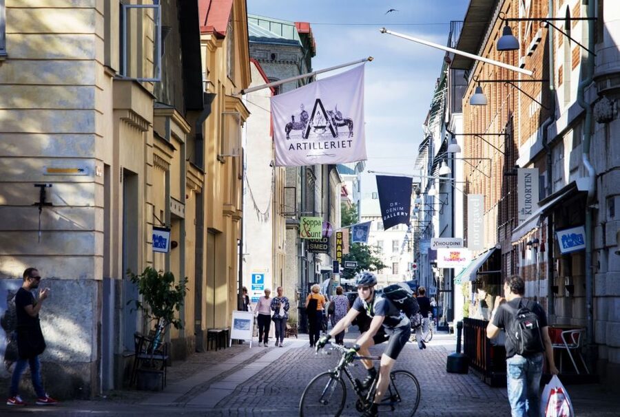 Gothenburg: Haga Old Town Walking Tour - Café stops, food advice, and what to do afterward