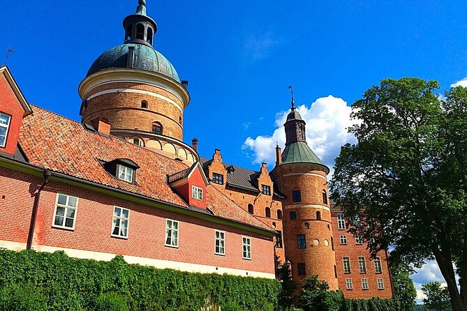 Grand Castle Tour Drottningholm and Gripsholm (private service) - What the guide adds to the castles