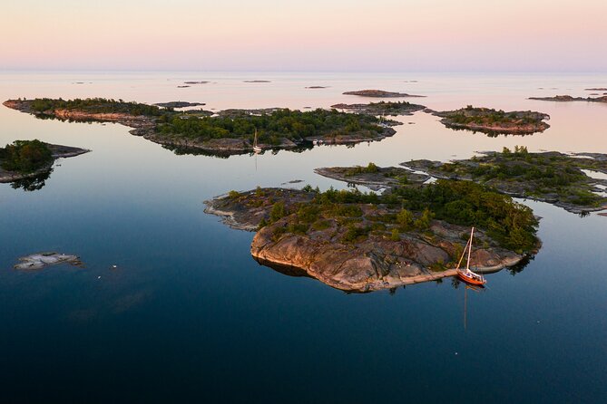Guided 3-Day Kayak and Wildcamp Tour in Stockholm Archipelago - Day one: paddling east from Stavsnäs