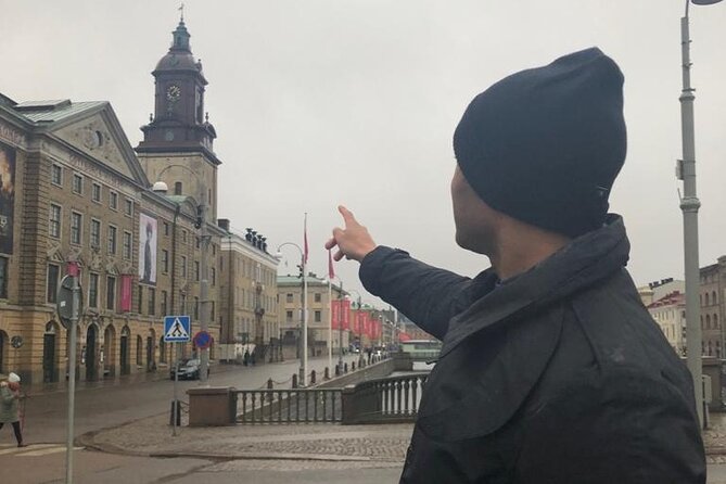 Historical Walking Tour in Restaurant and Bars in Central City - Hills, old defenses, and a wider city view
