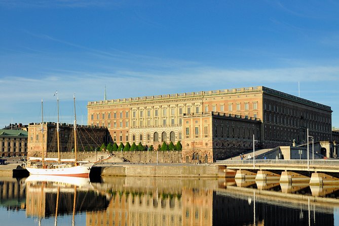 Hop-On Hop-Off Bus and Boat Ticket in Stockholm - Stadsgården and Fotografiska Museum