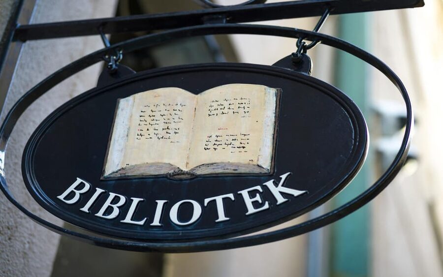 Jewish Gamla Stan and Jewish Museum Stockholm Private Tour - Berzelii Park and the story of Raoul Wallenberg