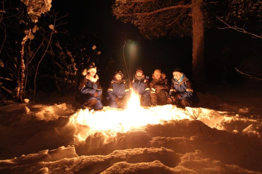 Kiruna: Build your own igloo overnight Tour - Breakfast, huskies, and the ride back