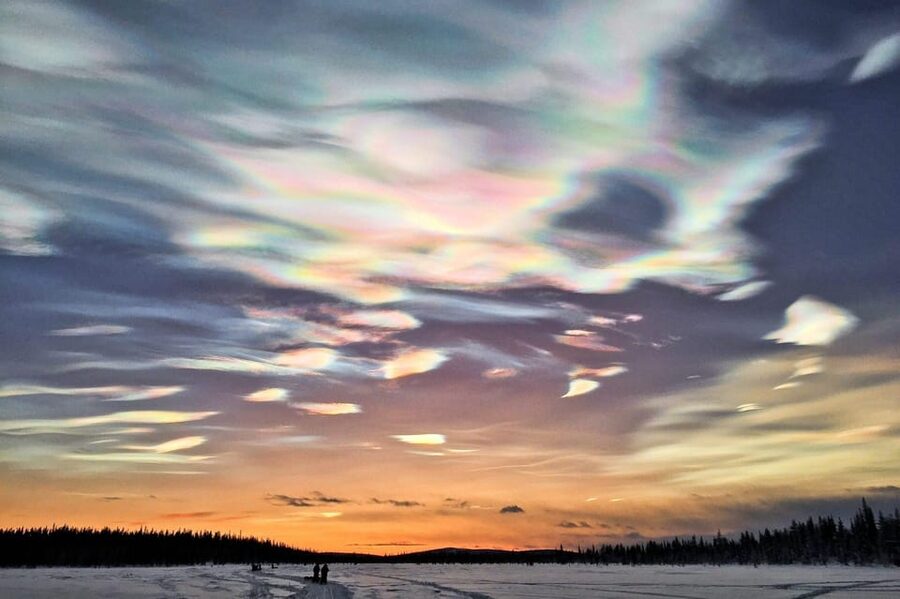 Kiruna: Morning Husky Sled Ride with Coffee Break - Staying warm on the morning ride