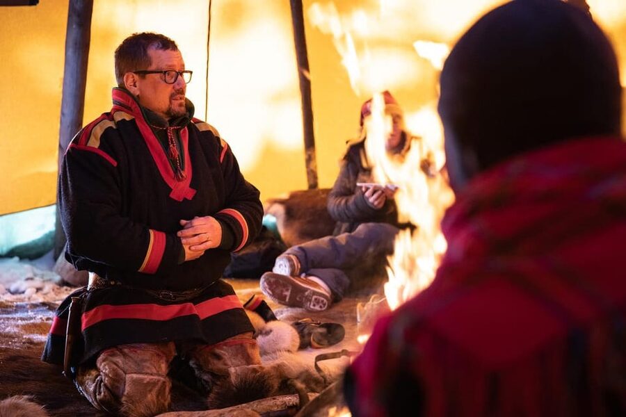 KIRUNA: Sami Reindeer Experience - Meeting the Reindeer in the Winter Corral