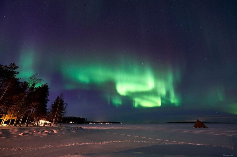 Luleå : Northern lights snowmobile tour - Preparing for two and a half hours in the cold