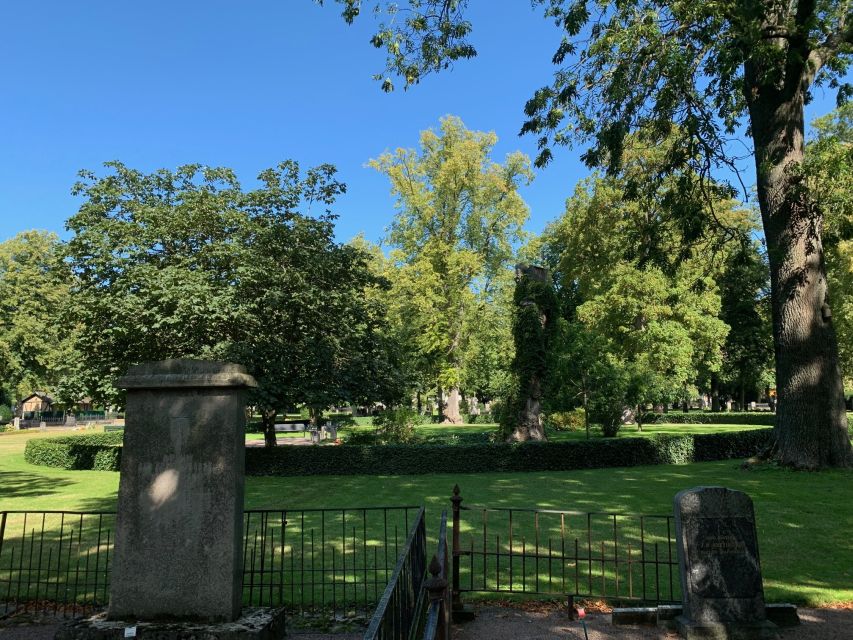 Malmö: 3-Hour Guided Walking Tour - Kungsparken and Slottsparken add breathing room