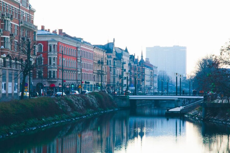 Malmö: Express Walk with a Local in 60 minutes - St. Peter’s Church and central Malmö