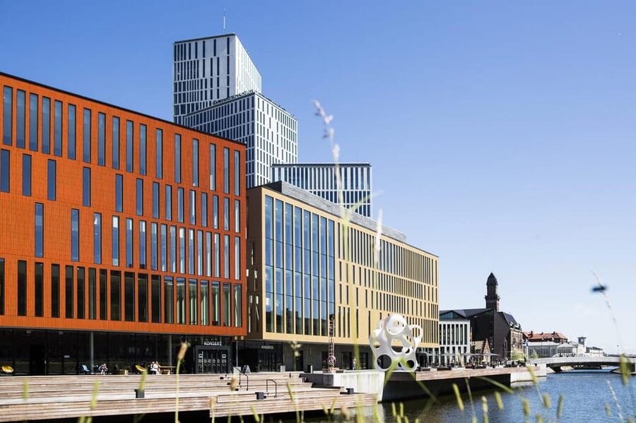 Malmö: Sightseeing and Landmarks tour by bike - What the guide adds to a short city tour