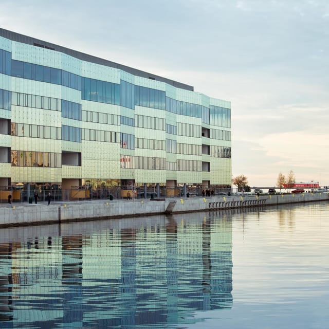 Malmö: Sightseeing and Landmarks tour by bike - Making the most of your two hours