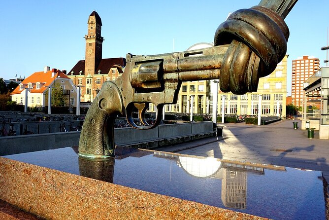 Malmö Walking Tour: Explore Top Sights & Hidden Gems - Slottsparken and Gustav Adolf Square: green space and city life