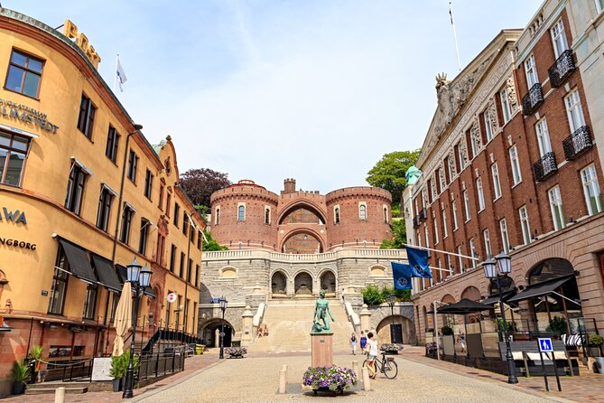 Old Town Helsingborg: Exploration Game and Self-Guided Tour - Dunkers Kulturhus and the first proper puzzle