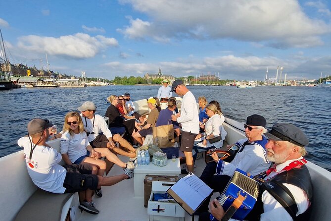 Open Electric Boat Ride in Stockholm with Live-Guide - Why this short boat ride works so well