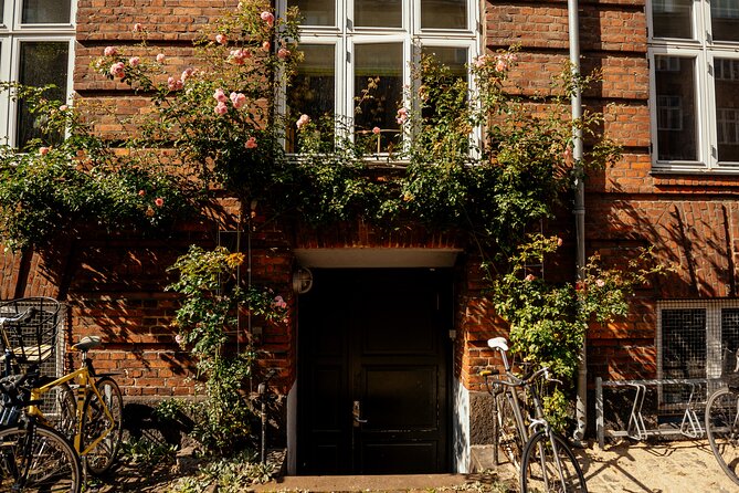 Private 90-Minute Walking Tour in Stockholm - Timing, Walking, and Comfort