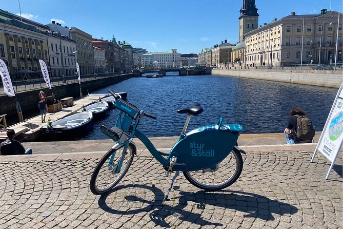 Private Bike Tour in Gothenburg with Pickup - Museum of Fine Art: a quick cultural opening
