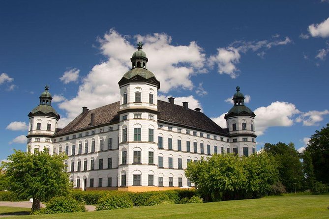 ROYAL Castle Skokloster and Viking Sigtuna (private tour) - What the private vehicle changes