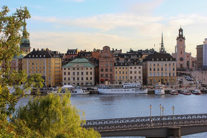 Scandinavian Art, Architecture and Design Tour in Stockholm - Starting at Stureplan in Östermalm