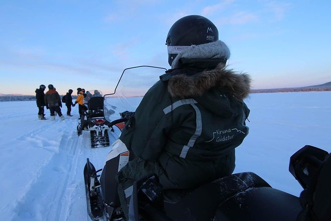 Snowmobile Arctic Adventure - Switching drivers without losing the fun