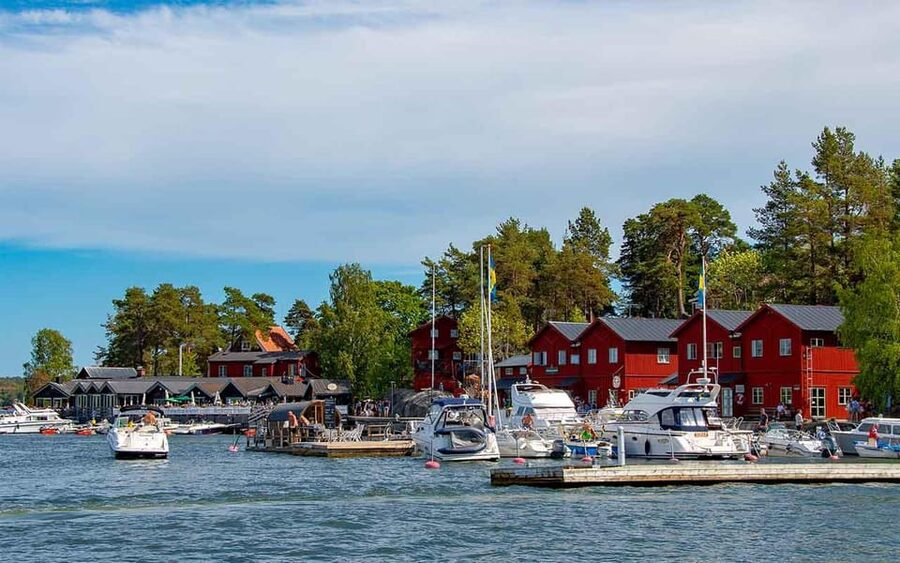 Stockholm: Archipelago Boat Tour - Through Djurgården Canal: a gentle start