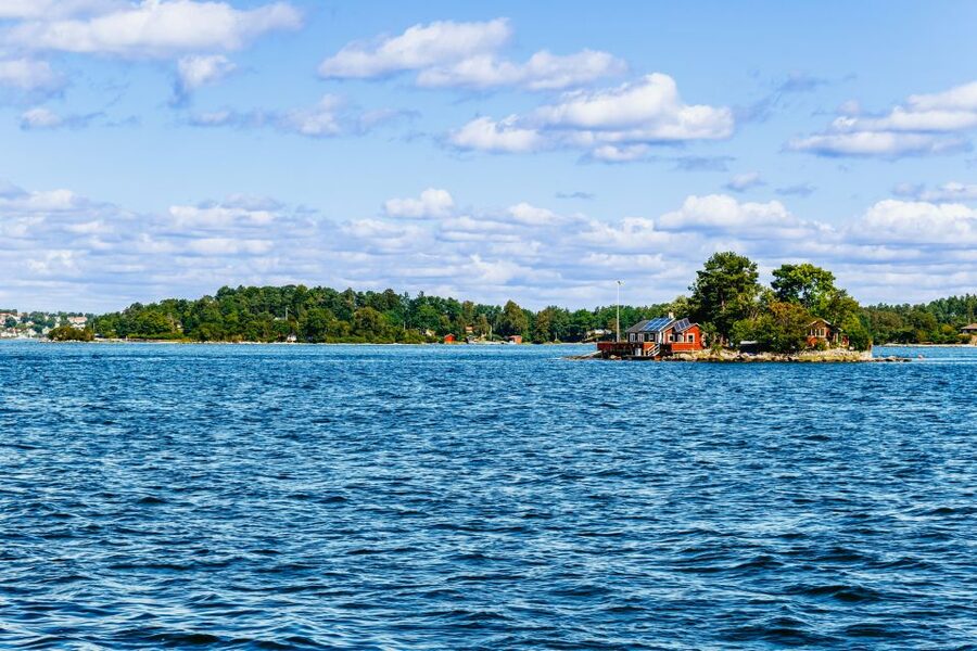 Stockholm: City Archipelago Sightseeing Cruise with Guide - The first stretch: city waterways and nearby islands