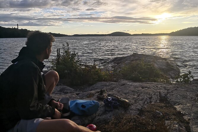Stockholm Evening Kayak with BBQ - Small Group - A barbecue break on Långholmen Island