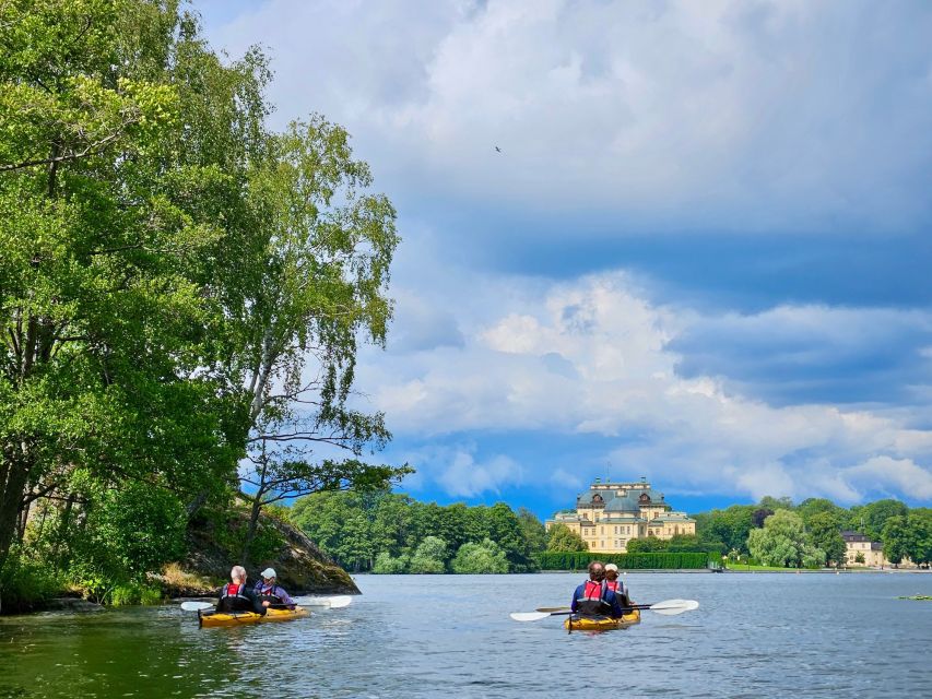 Stockholm: Guided Kayak Tour to Drottningholm Royal Palace - How the guide shapes the day