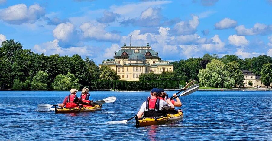 Stockholm: Guided Kayak Tour to Drottningholm Royal Palace - From Riddarholmen to the quiet side of Mälaren